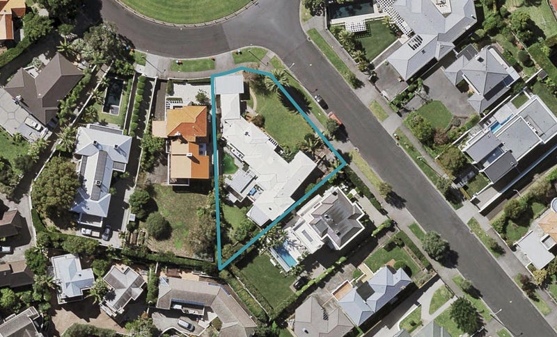 2A Fenton Circus, Orakei, Auckland - Carousel 1
