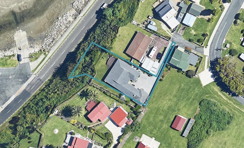 21 Te Awhe Road, Maketu, Te Puke - Carousel 1