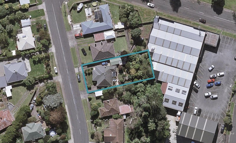 171 Seaview Road, Westown, New Plymouth - Carousel 1