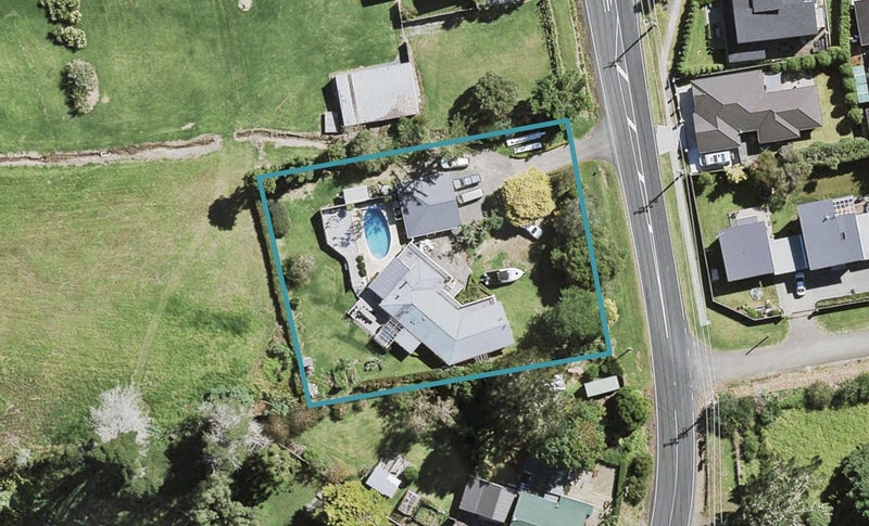 153 Simpson Road, Henderson Valley, Auckland - Carousel 1