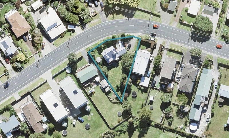 1375 Whangaparaoa Road, Army Bay, Whangaparaoa - Carousel 1