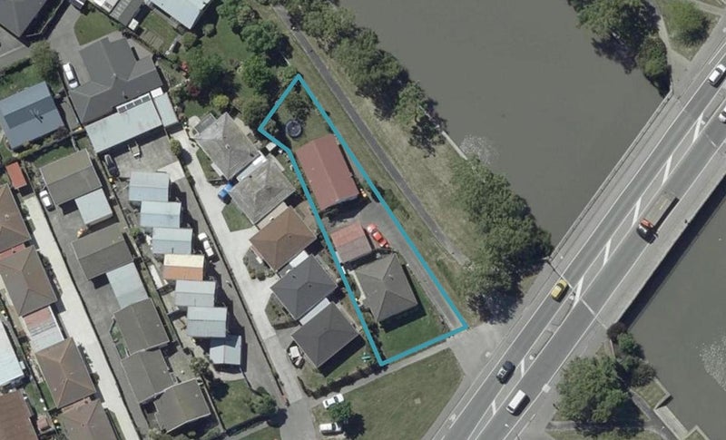 2/4 Lane Street, Woolston, Christchurch - Carousel 1