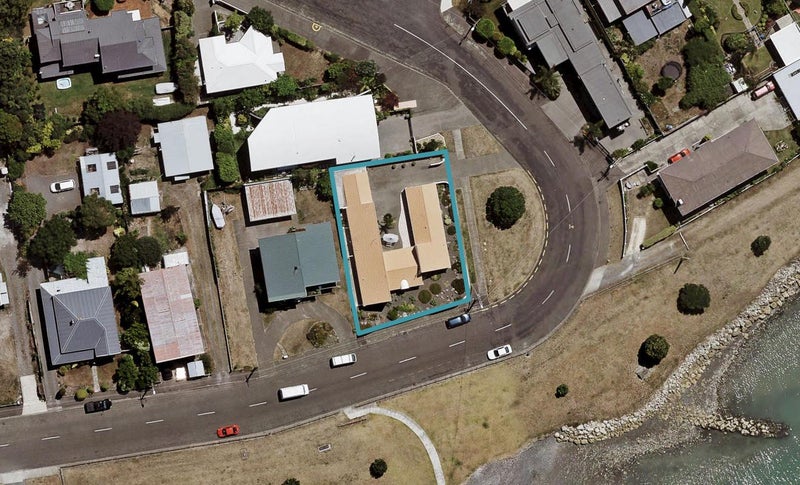 2 Meeanee Quay, Westshore, Napier - Carousel 1