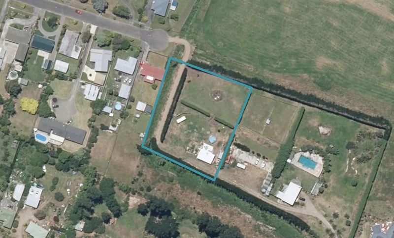 84 Cook Street, Foxton, Foxton - Carousel 1