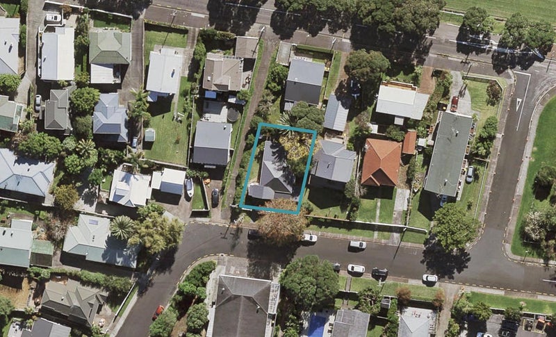 2 Nelson Avenue, Northcote Point, Auckland - Carousel 1