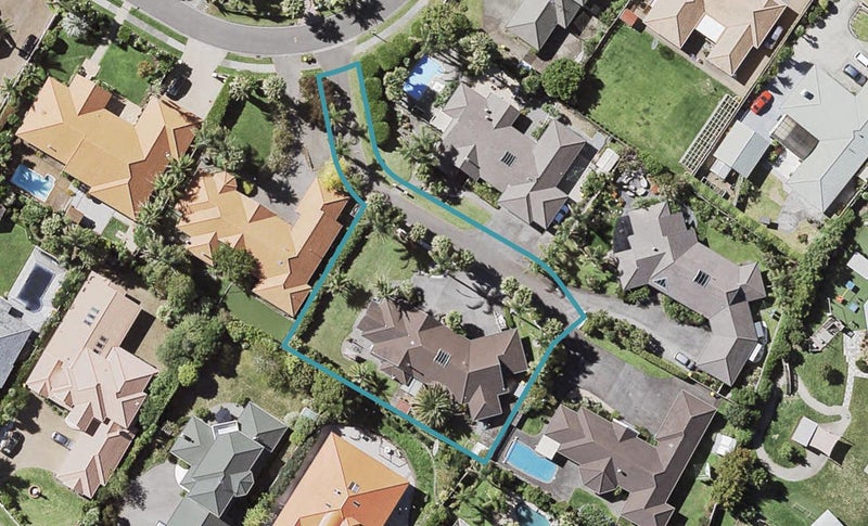 12 The Mews, Shamrock Park, Auckland - Carousel 1
