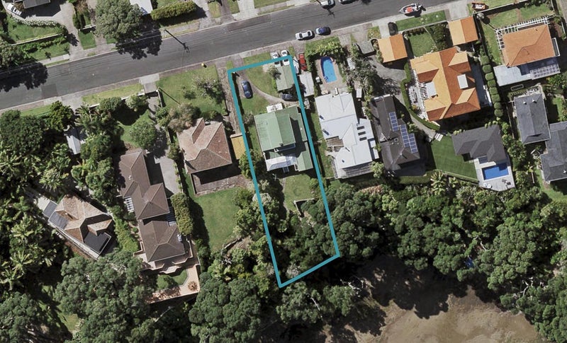53 Norwood Road, Bayswater, Auckland - Carousel 1