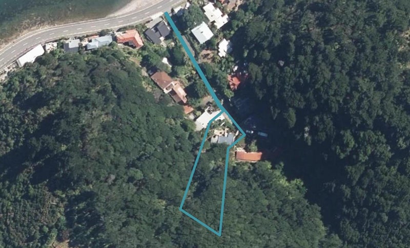 6 Waerenga Road, Days Bay, Lower Hutt - Carousel 1