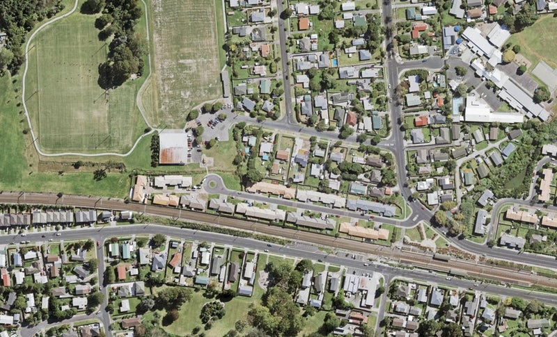 10/8 Robertson Road, Ranui, Auckland - Carousel 1