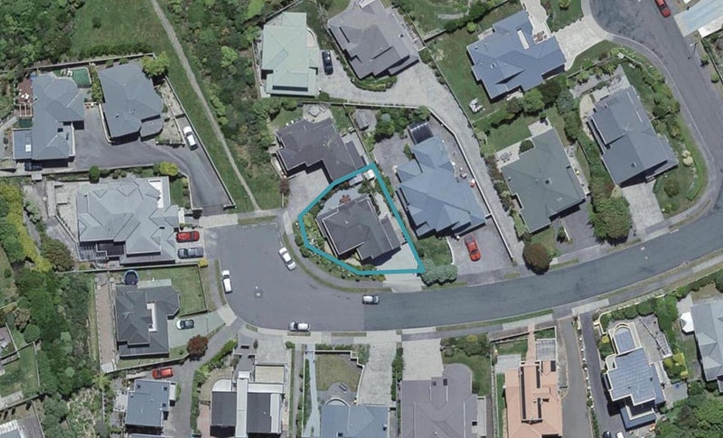 18 Derry Hill, Churton Park, Wellington - Carousel 1