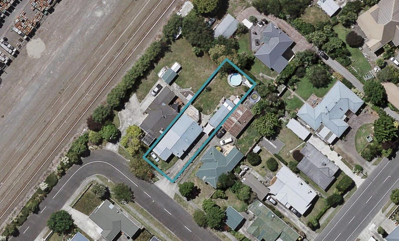 104 Heathcote Avenue, Mayfair, Hastings - Carousel 1