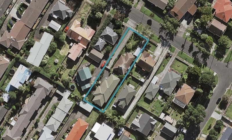 8 Tawhiri Road, One Tree Hill, Auckland - Carousel 1