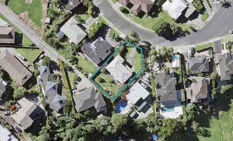 11 Callender Place, Shelly Park, Auckland - Carousel 1