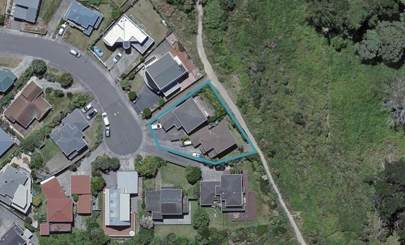 13A Bury Grove, Strathmore Park, Wellington - Carousel 1