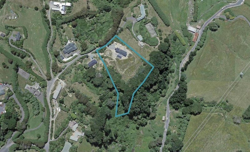 108 Woodburn Drive, Takapu Valley, Wellington - Carousel 1