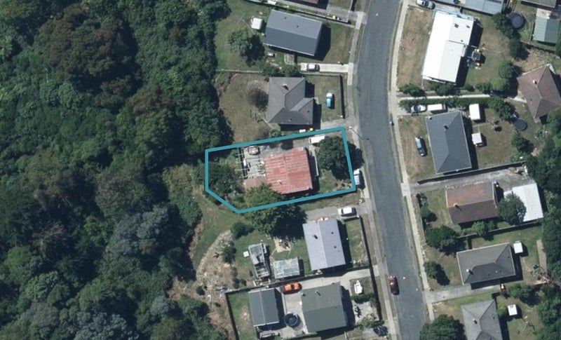 10 Sasanof View, Ascot Park, Porirua - Carousel 1