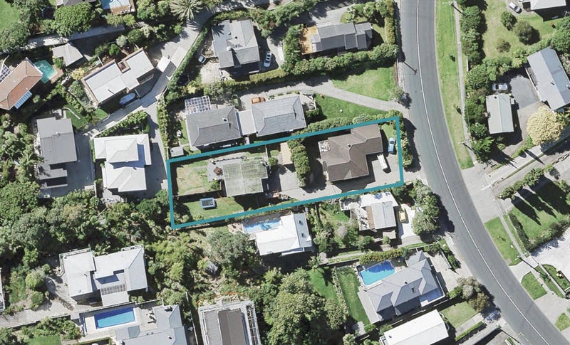 2/298 Beach Road, Campbells Bay, Auckland - Carousel 1