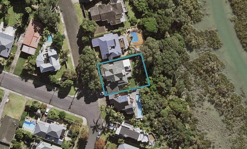 15 Waimana Avenue, Northcote Point, Auckland - Carousel 1