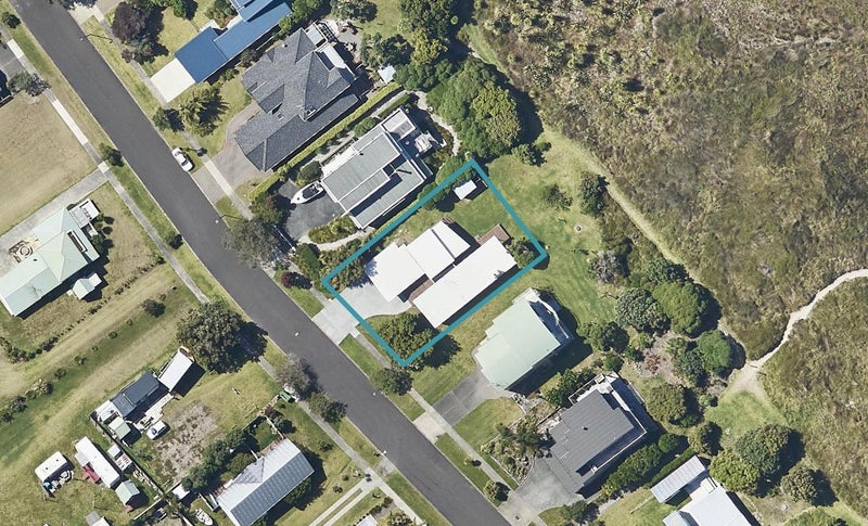 29 Bowentown Boulevard, Bowentown, Waihi Beach - Carousel 1