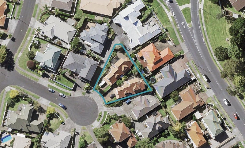 1/12 Dunn Place, Farm Cove, Auckland - Carousel 1