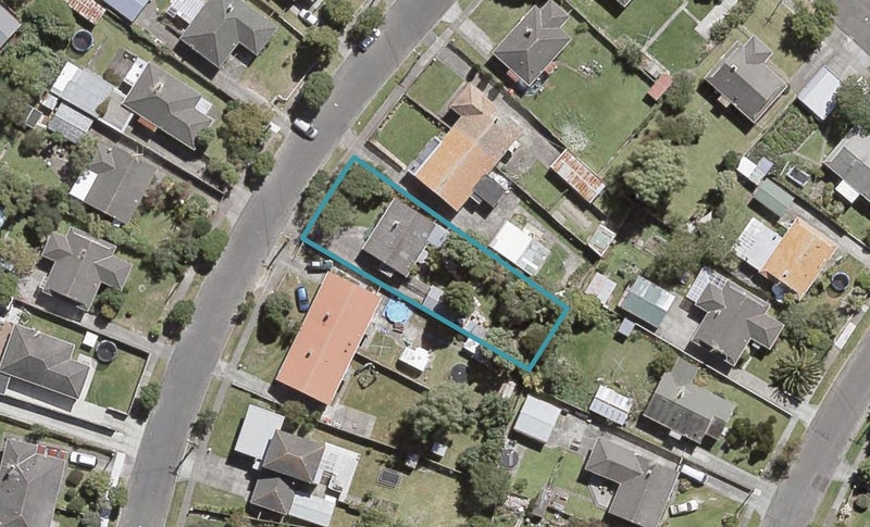 34 Compton Crescent, Taita, Lower Hutt - Carousel 1