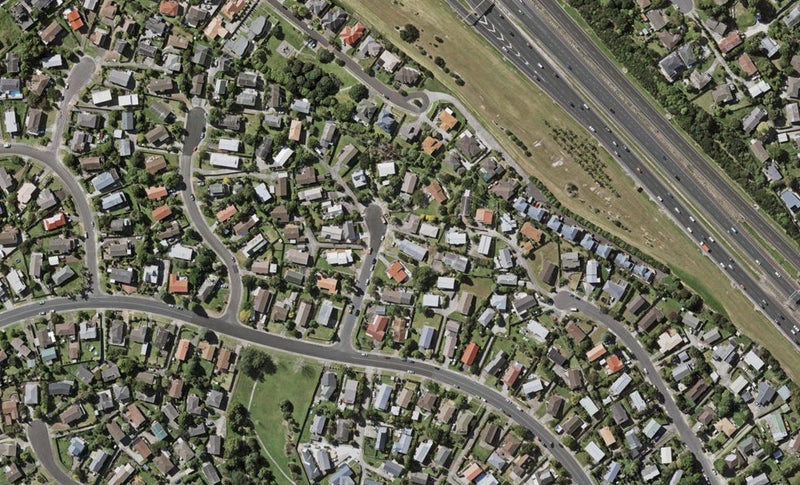 9 Atlantis Place, Totara Vale, Auckland - Carousel 1