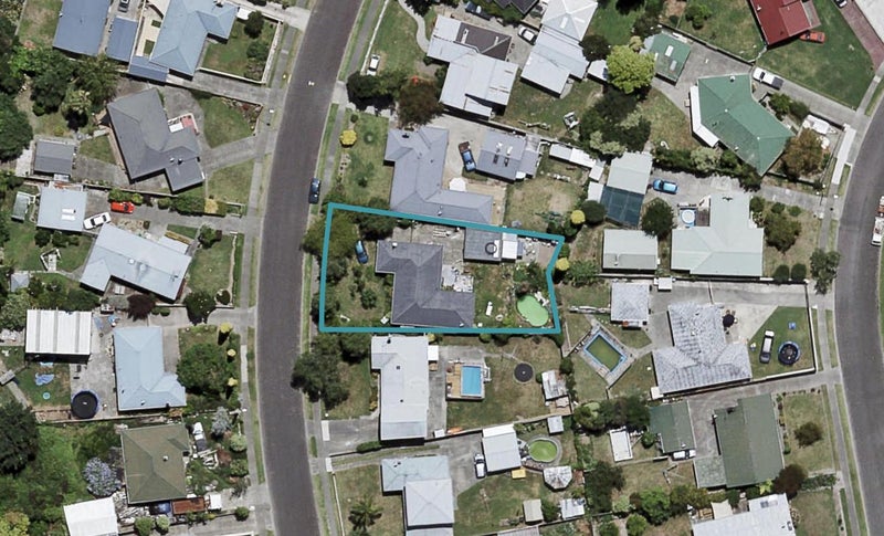 11 Downing Avenue, Pirimai, Napier - Carousel 1