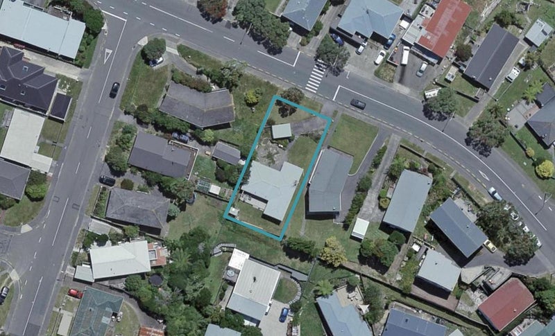 51 Stewart Drive, Newlands, Wellington - Carousel 1