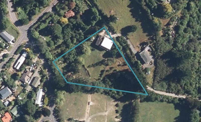 8E Sierra Way, Blue Mountains, Upper Hutt - Carousel 1