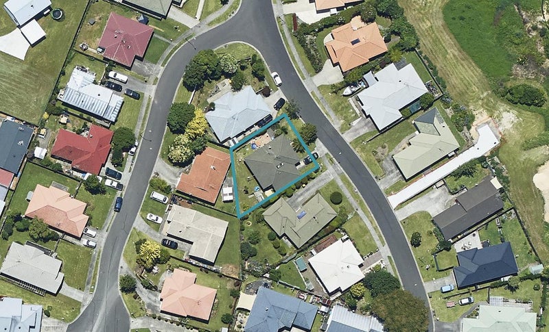 18 Sunvale Place, Gate Pa, Tauranga - Carousel 1