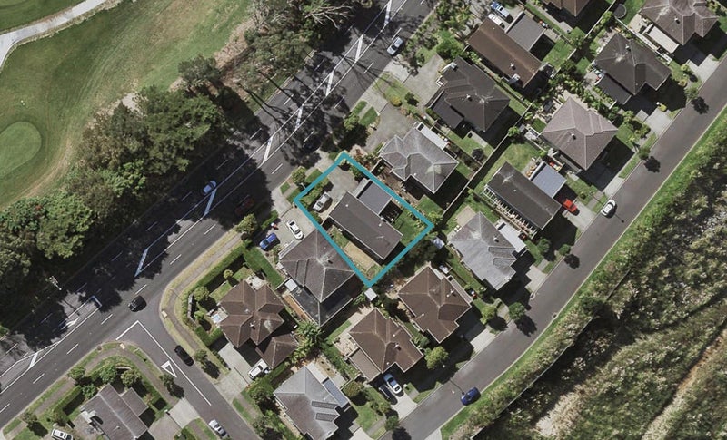 42 Ngahue Drive, Stonefields, Auckland - Carousel 1