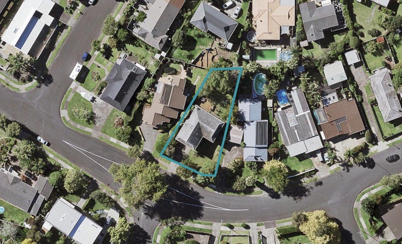 15 Himalaya Drive, Half Moon Bay, Auckland - Carousel 1