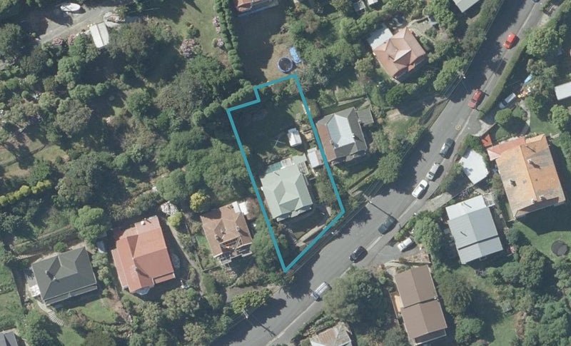 11 Adderley Terrace, Ravensbourne, Dunedin - Carousel 1