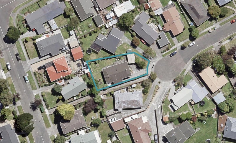 33 Omaha Grove, Totara Park, Upper Hutt - Carousel 1