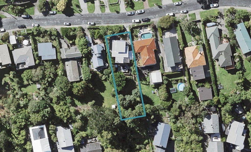 32 Peter Terrace, Castor Bay, Auckland - Carousel 1