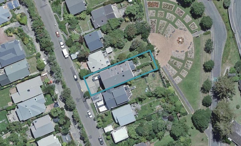 4/20 STANDEN ST, KARORI, WELLINGTON - Carousel 1