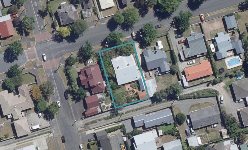 72 Wellington Street, Hamilton East, Hamilton - Carousel 1