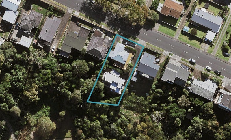 1/87 Exmouth Road, Northcote, Auckland - Carousel 1