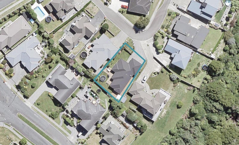 7 Colin Guppy Crescent, Riverstone Terraces, Upper Hutt - Carousel 1