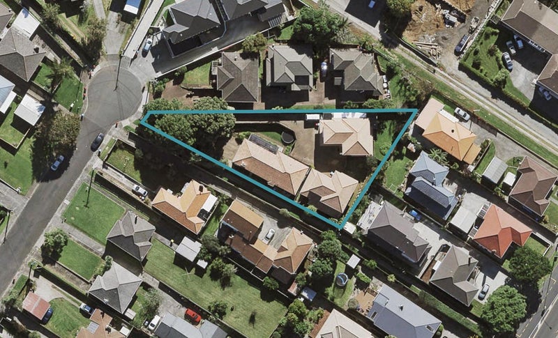 17B Clinker Street, Three Kings, Auckland - Carousel 1