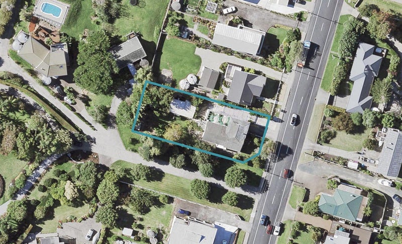 12 Shelly Bay Road, Beachlands, Auckland - Carousel 1