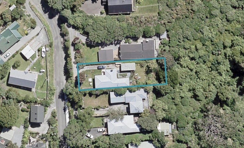 10 Foster Crescent, Belmont, Lower Hutt - Carousel 1