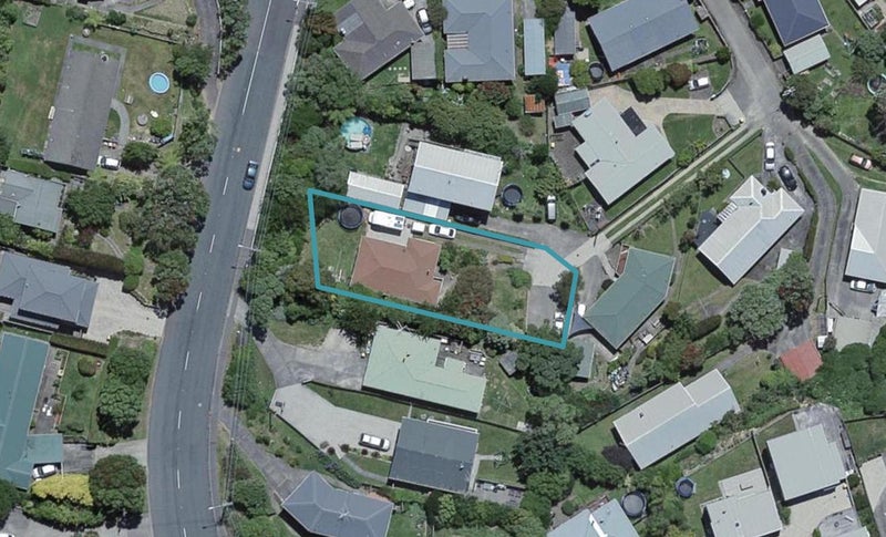 8 Jonathan Way, Paparangi, Wellington - Carousel 1
