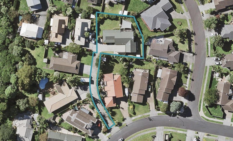 11 Pinewood Grove, Botany Downs, Auckland - Carousel 1