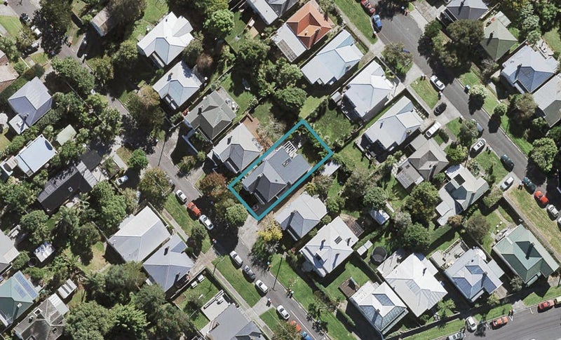 9 Mostyn Street, Kingsland, Auckland - Carousel 1