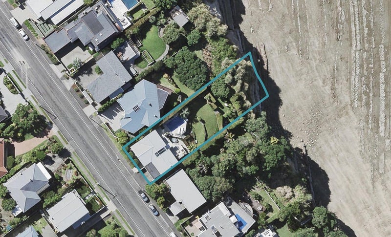 82 Seacliffe Avenue, Narrow Neck, Auckland - Carousel 1
