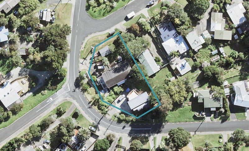 60 Stillwater Crescent, Stillwater, Silverdale - Carousel 1