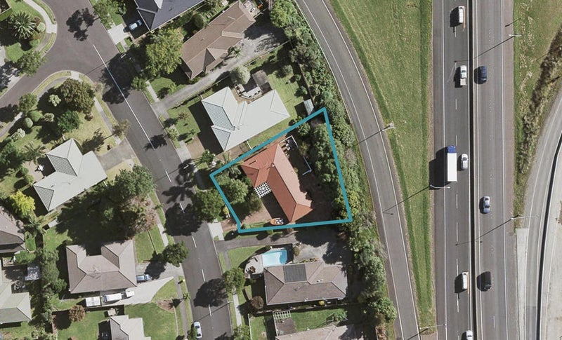 57 Brylee Drive, Conifer Grove, Takanini - Carousel 1