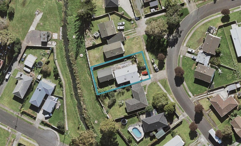 50 Molesworth Place, Mangere, Auckland - Carousel 1
