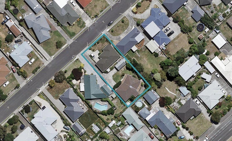 2/64 MENIN RD, ONEKAWA, NAPIER - Carousel 1